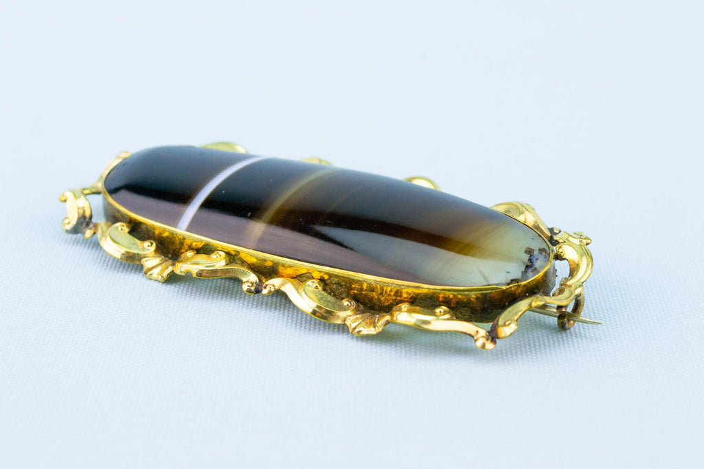 Gold and Agate Brooch, English 19th Century
