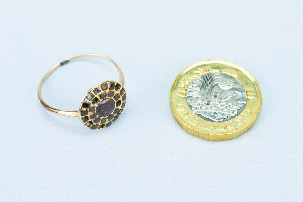 17th Century Garnet Ring in Gold