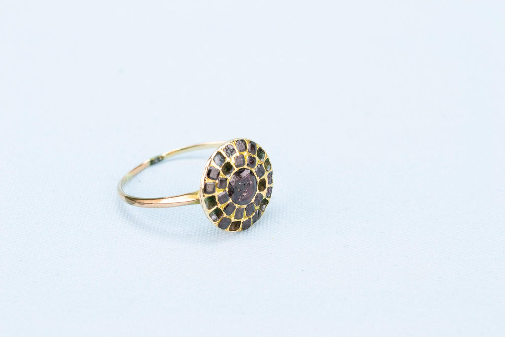 17th Century Garnet Ring in Gold