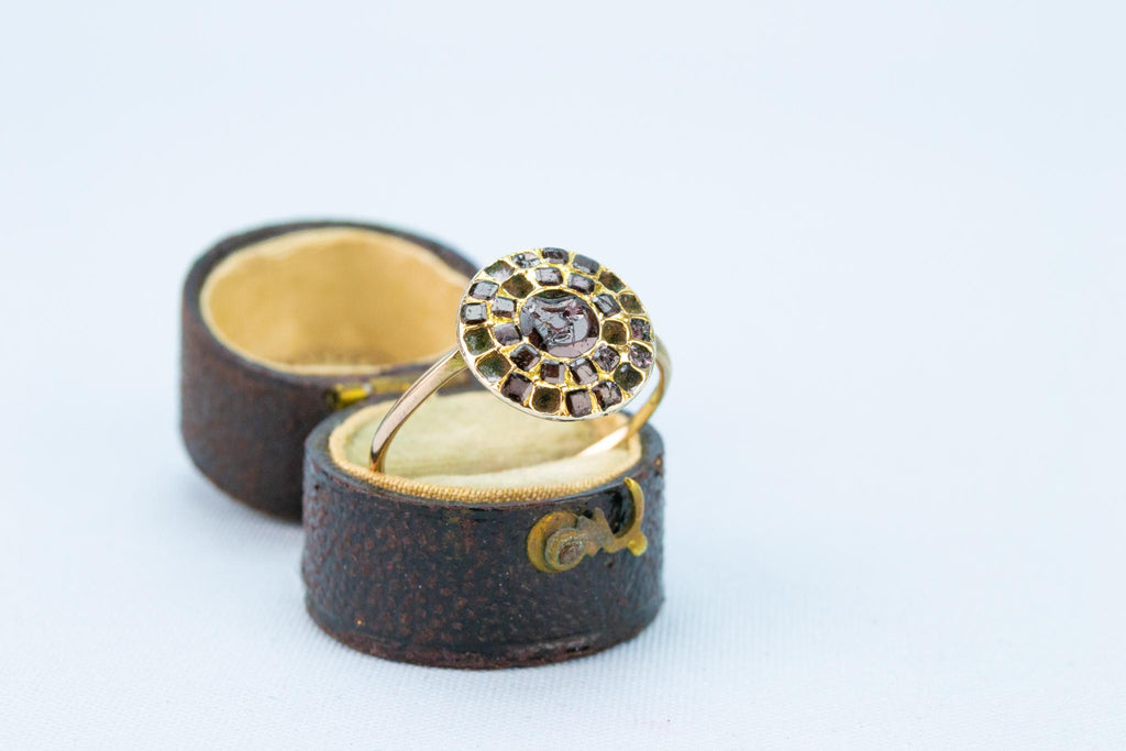 17th Century Garnet Ring in Gold