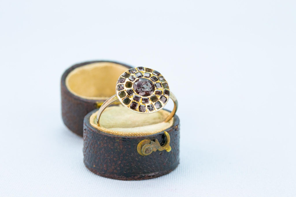 17th Century Garnet Ring in Gold