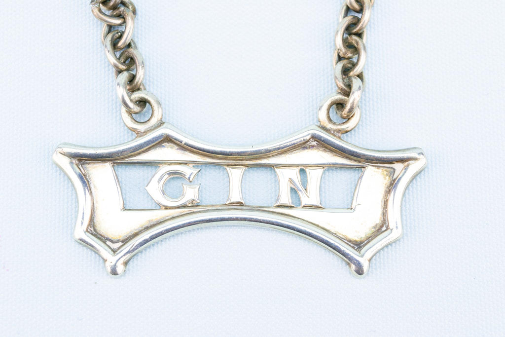 Gin Decanter Label in Silver, English 1903