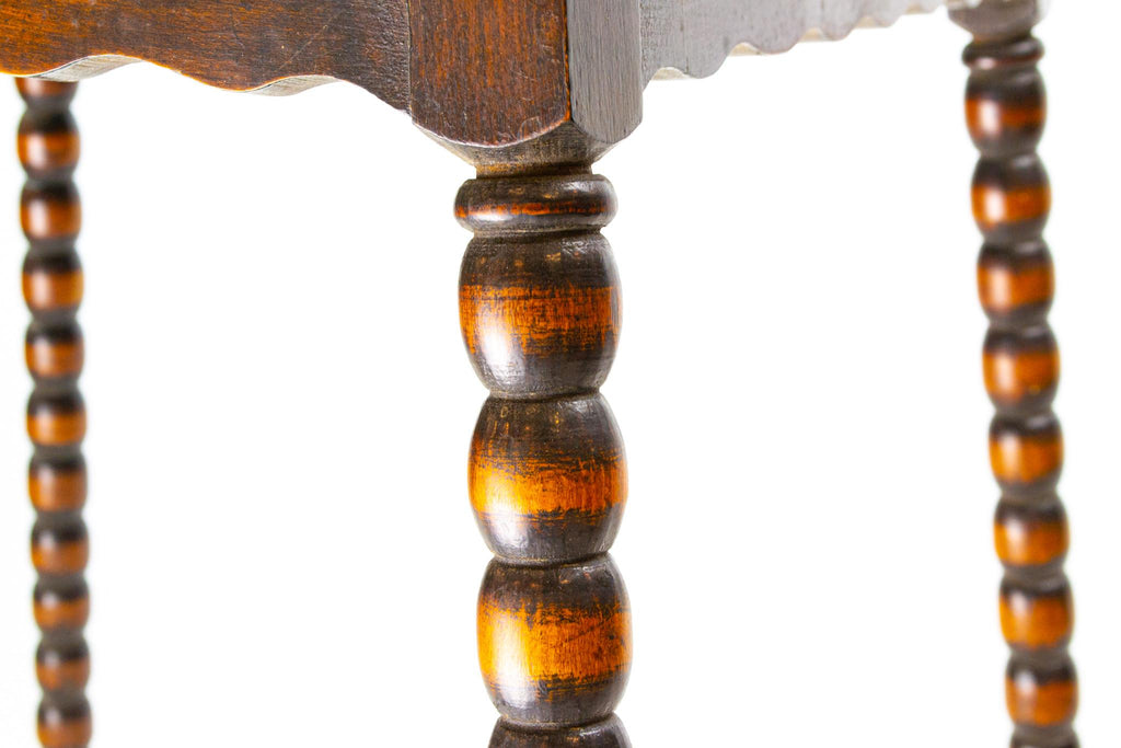 Medium Oak Table on Bobbin Legs English