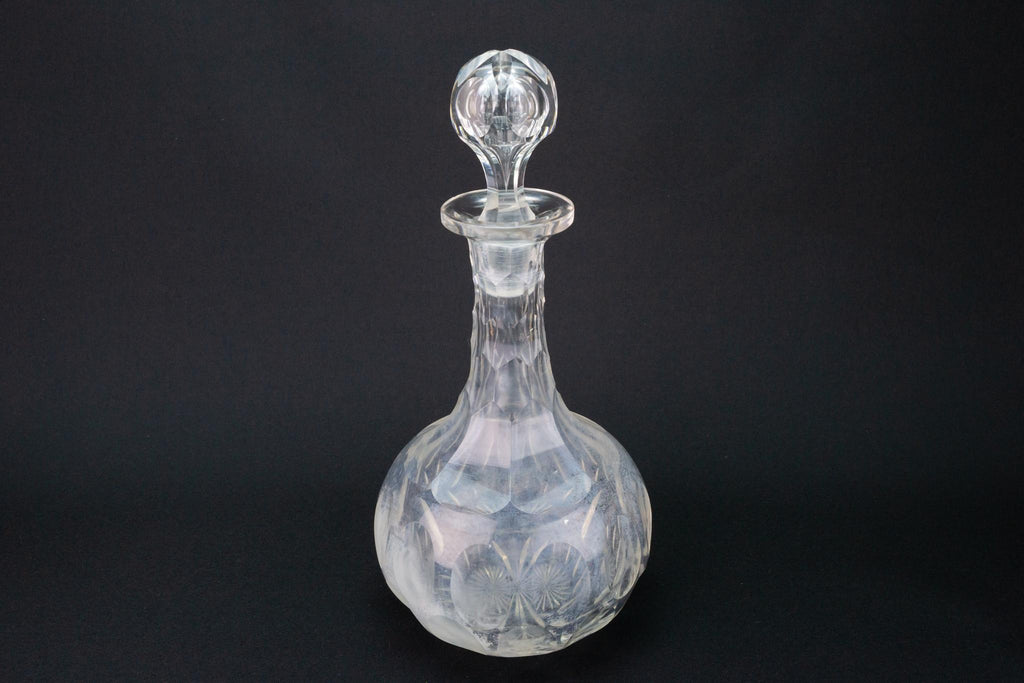 Large Wine Decanter in Cut Glass, English 19th Century