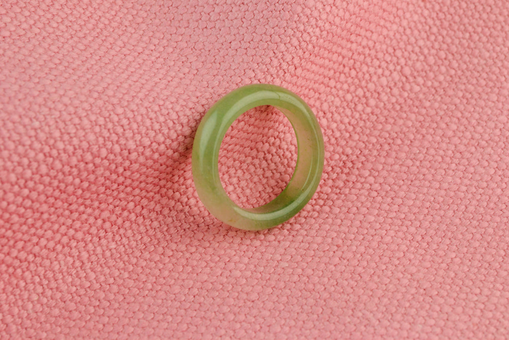Band Ring in Pale Green Agate