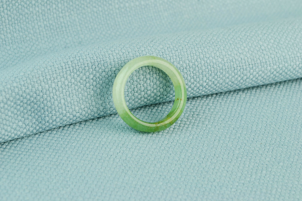 Ring in Pale Green Polished Agate