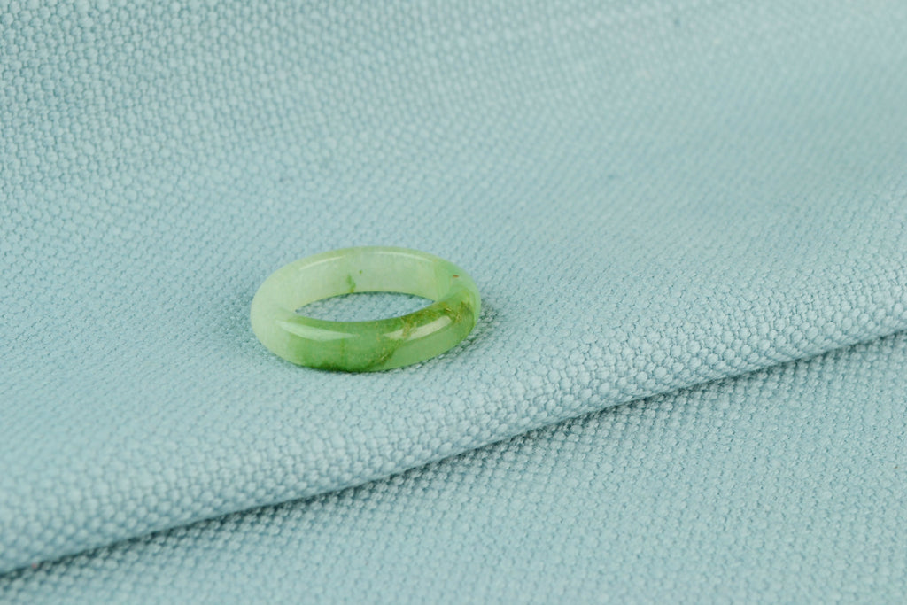 Ring in Pale Green Polished Agate