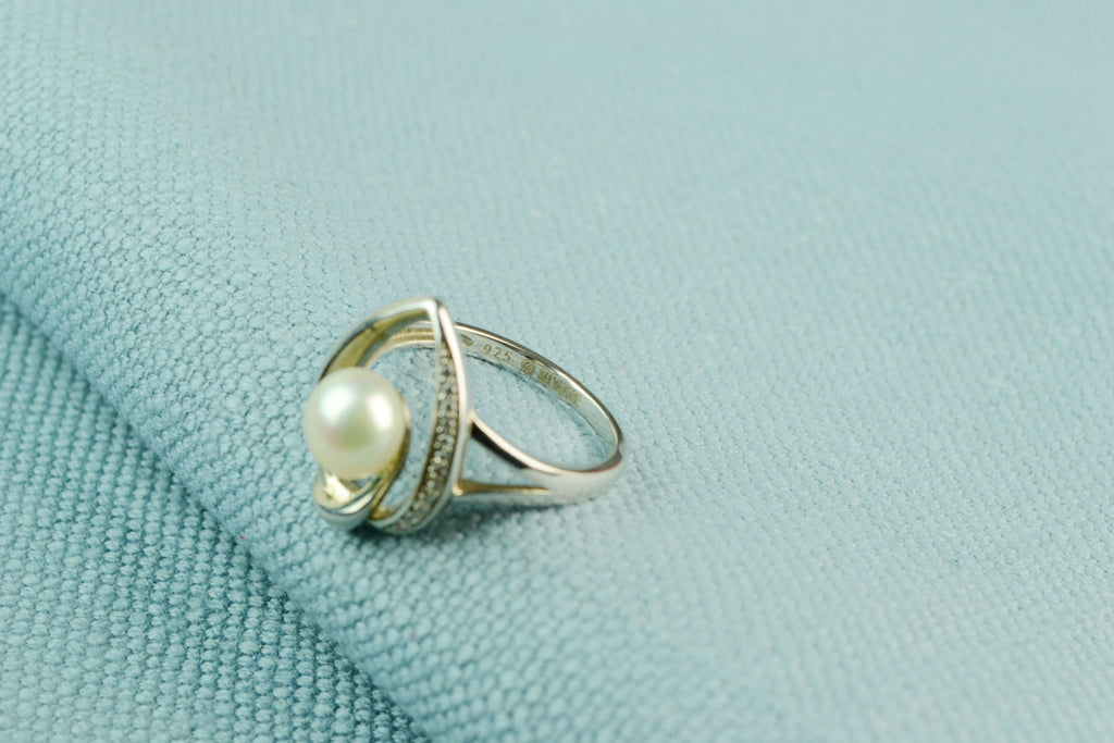Ring in Silver with Fresh Water Pearl and CZ Stones